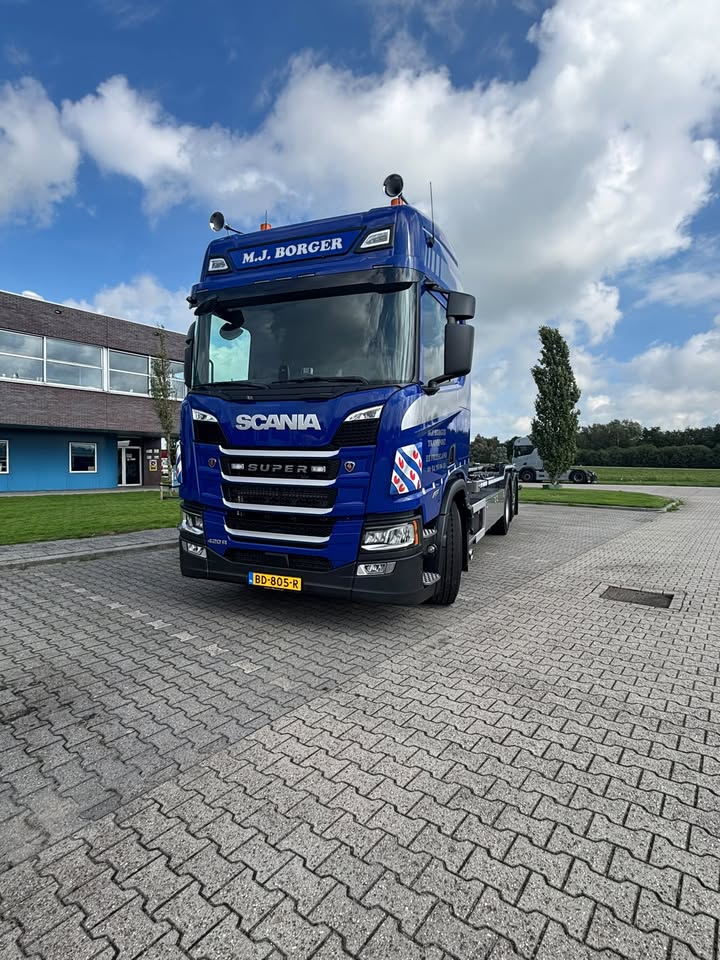 Al 20 jier kontenertransport, en Scania siet der fan dei ien ôf tusken