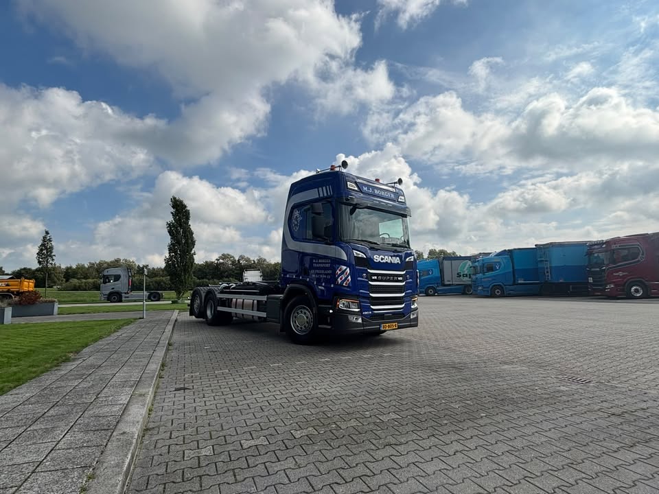 Al 20 jier kontenertransport, en Scania siet der fan dei ien ôf tusken