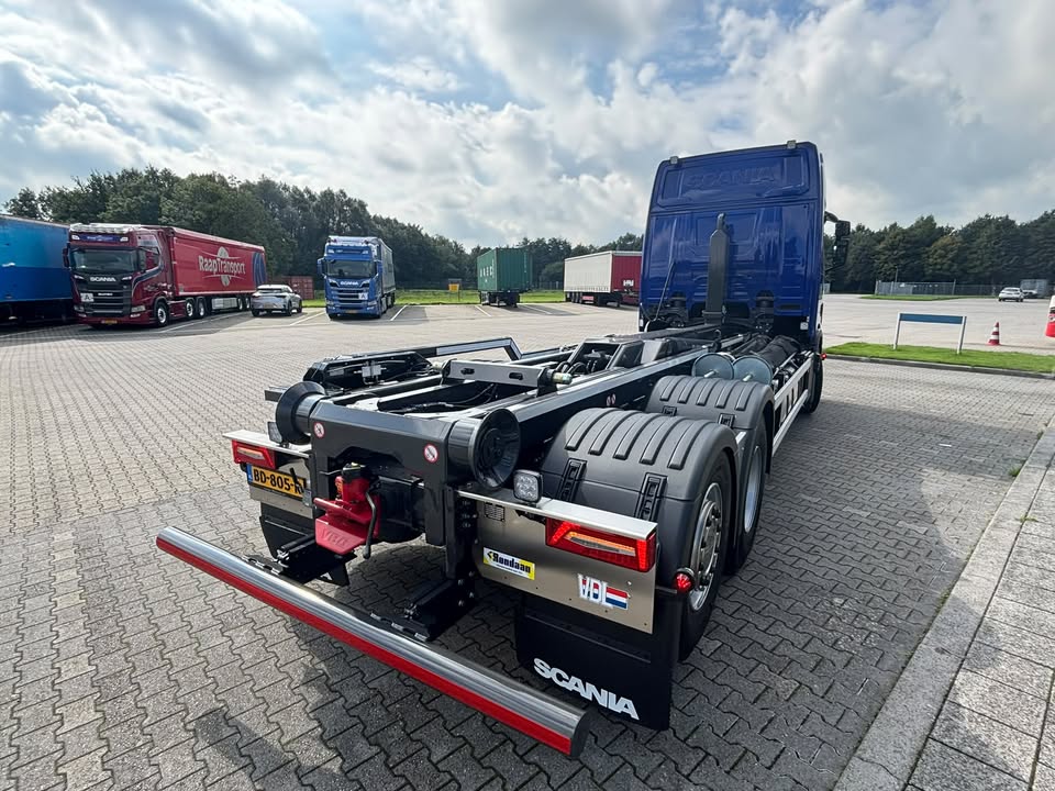 Al 20 jier kontenertransport, en Scania siet der fan dei ien ôf tusken