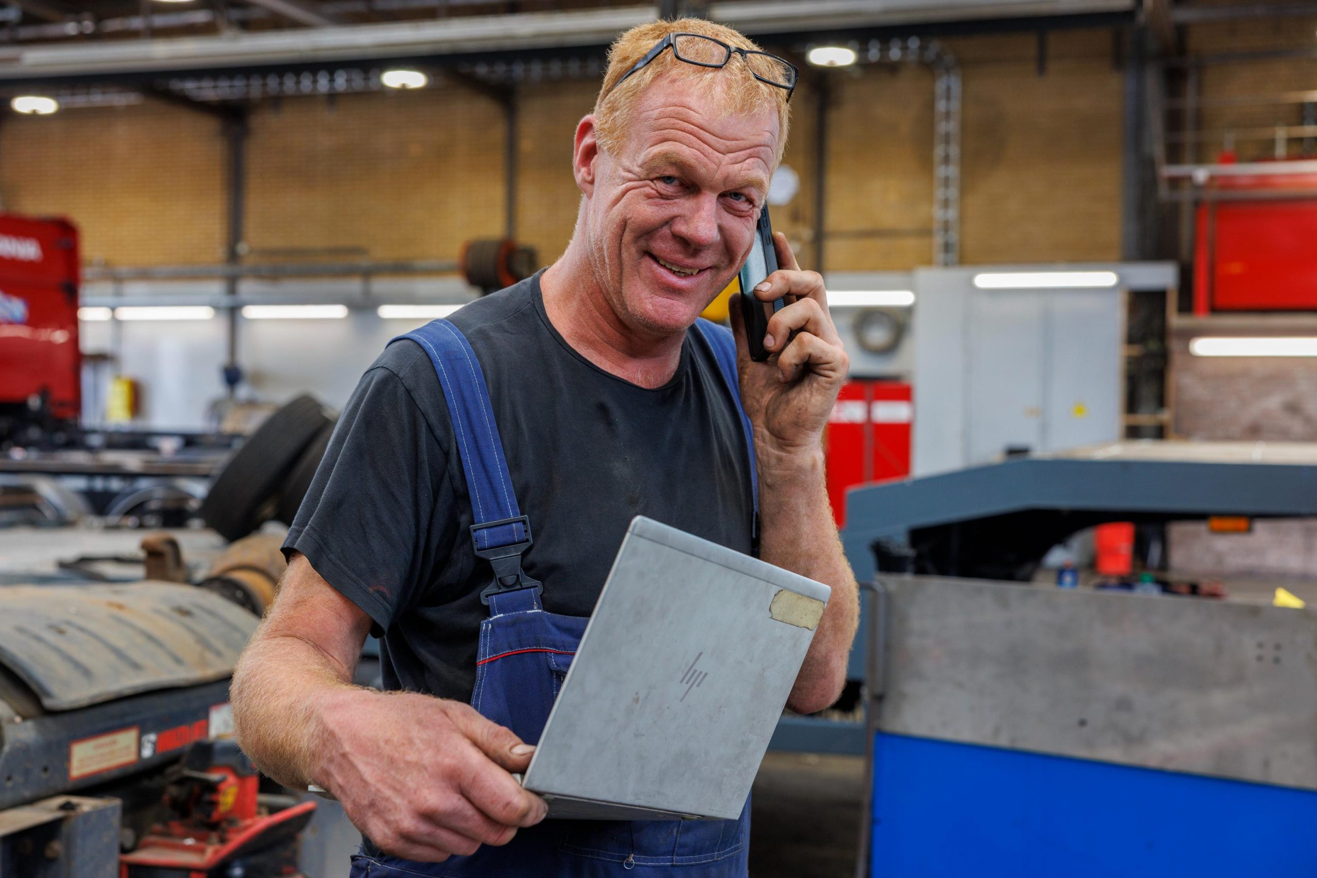 rinsma scania monteur telefoon laptop werkplaats 1 scaled