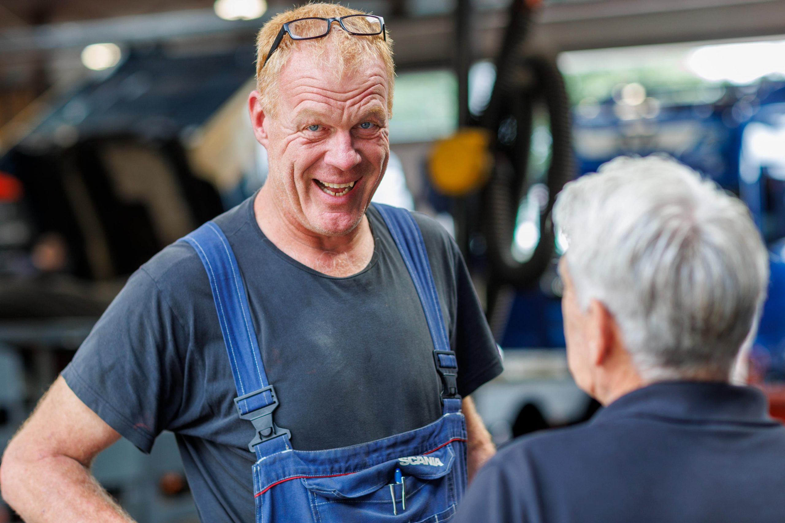rinsma scania monteurs gesprek werkplaats 2 scaled